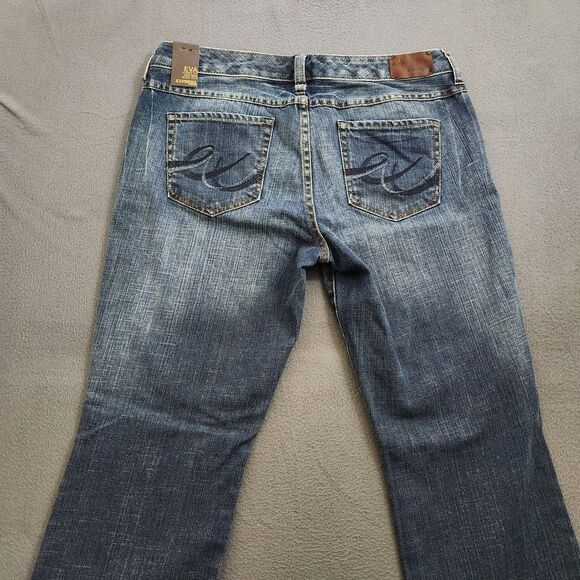 Express Jeans Women 12 Eva Curvy Mid Rise Boot Cut Jeans NWT - Picture 4 of 14